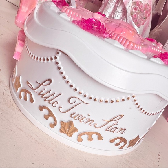 brand new never used hello kitty little twin stars music box 🎀 - Picture 5 of 5